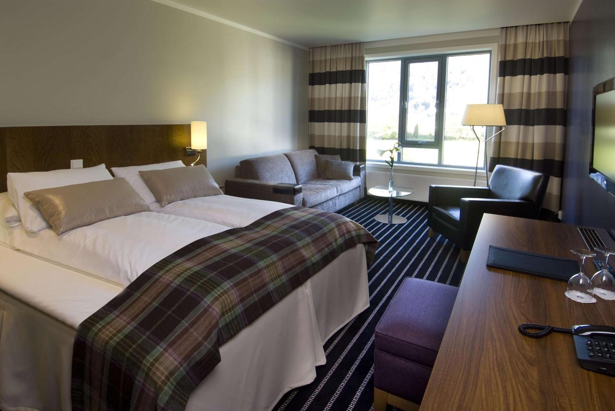 สแกนดิก ซุนน์ฟยูร์ด โฮเต็ล แอนด์ สปา Hotel ฟอร์เดอ ภายนอก รูปภาพ